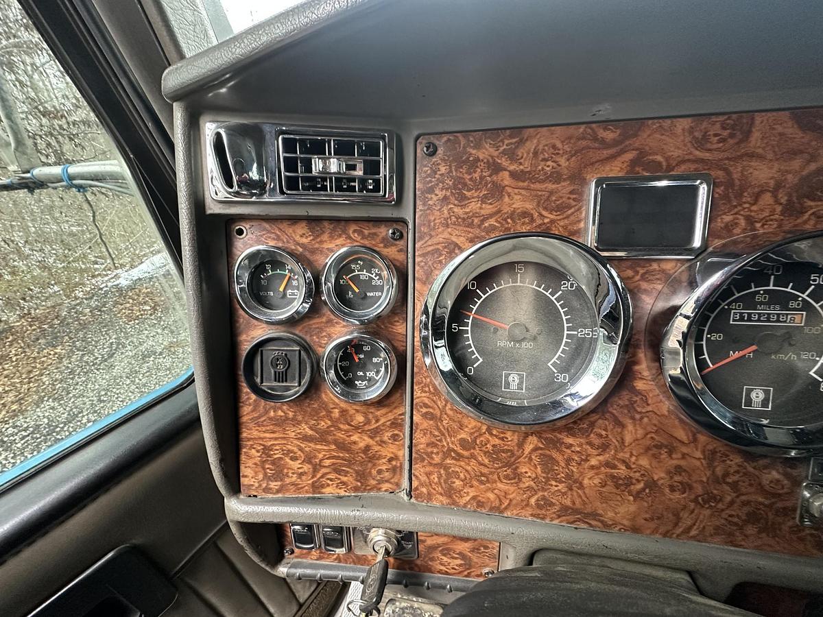 Used 2002 KENWORTH T800