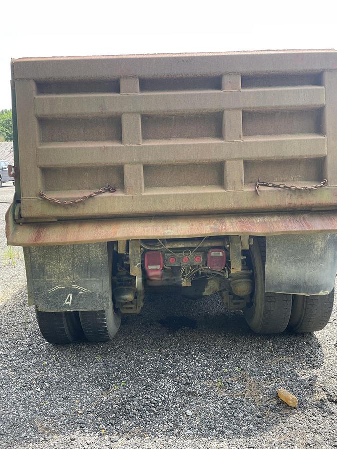 Used 2001 MACK RD 690S Tri Axle
