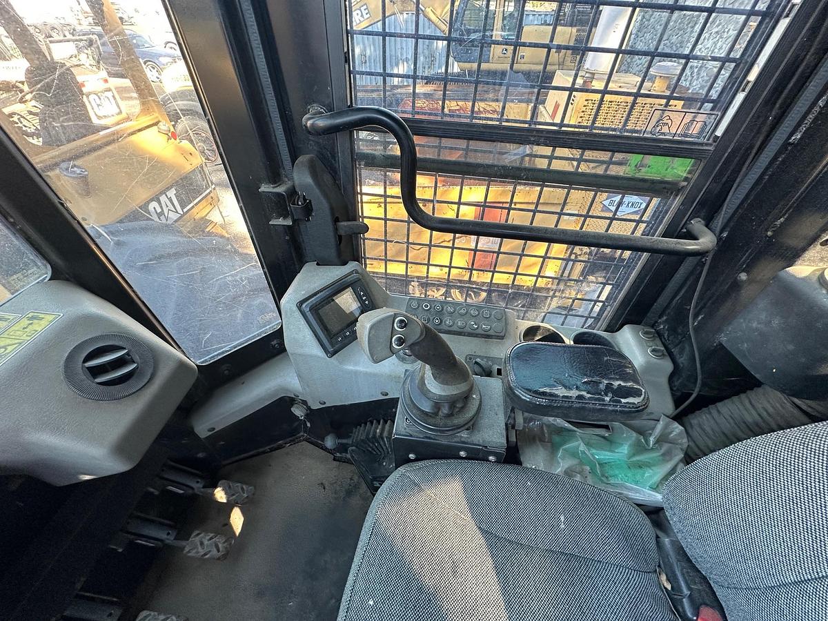 Used 2015 CATERPILLAR 553C