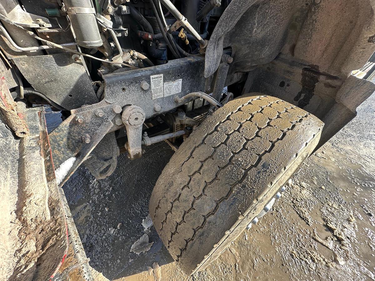 Used 2005 MACK CV713