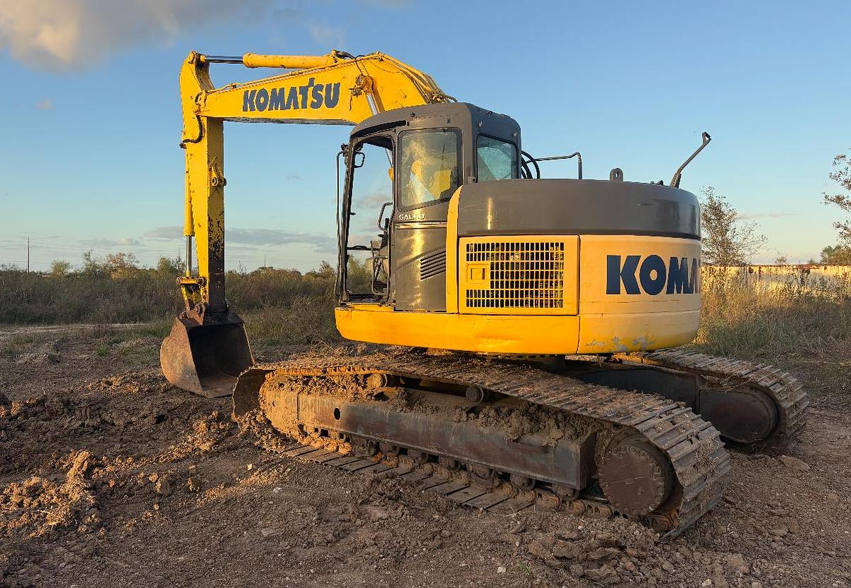 Used 2005 KOMATSU PC-228 LC
