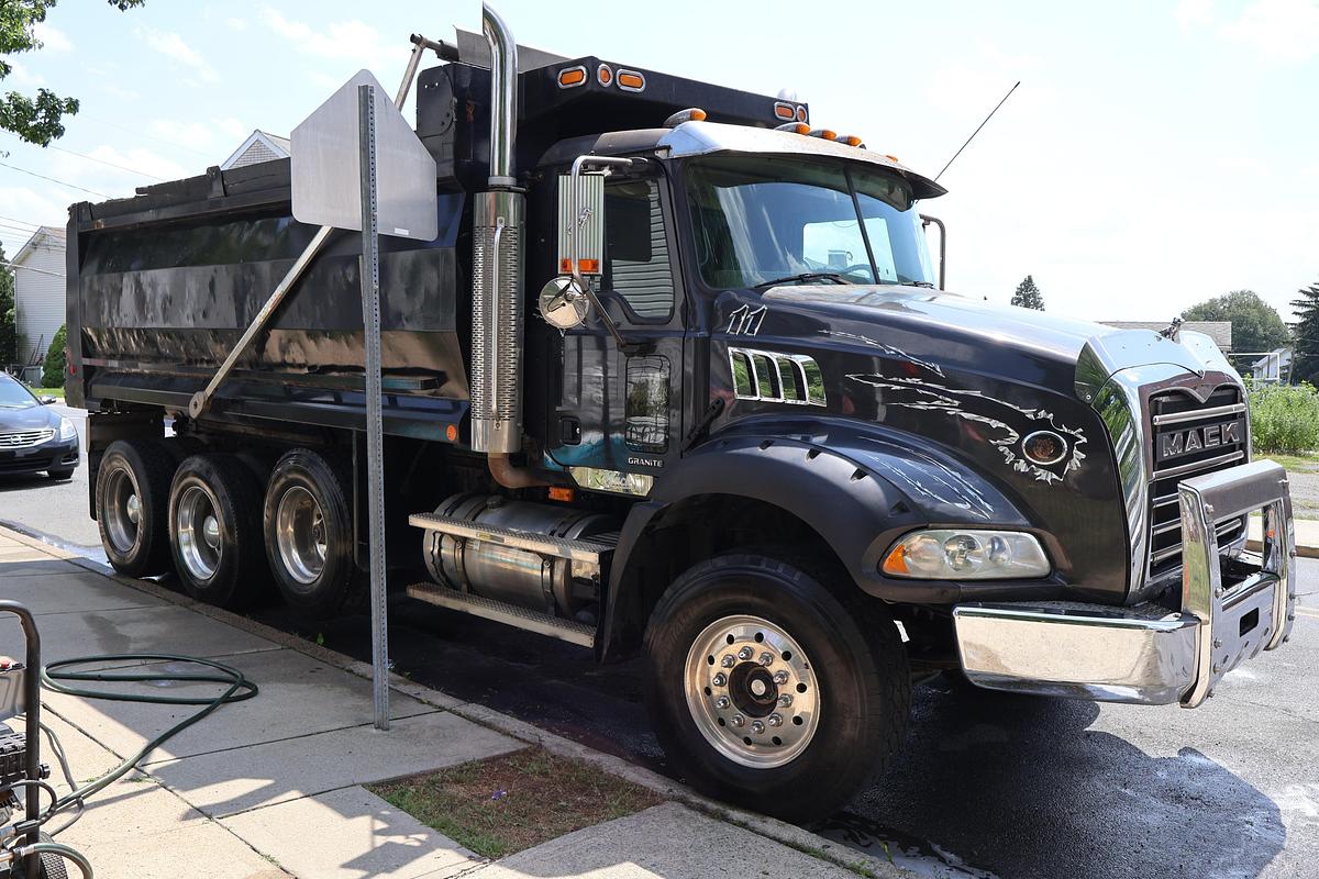 Used 2006 MACK CT713 Granite
