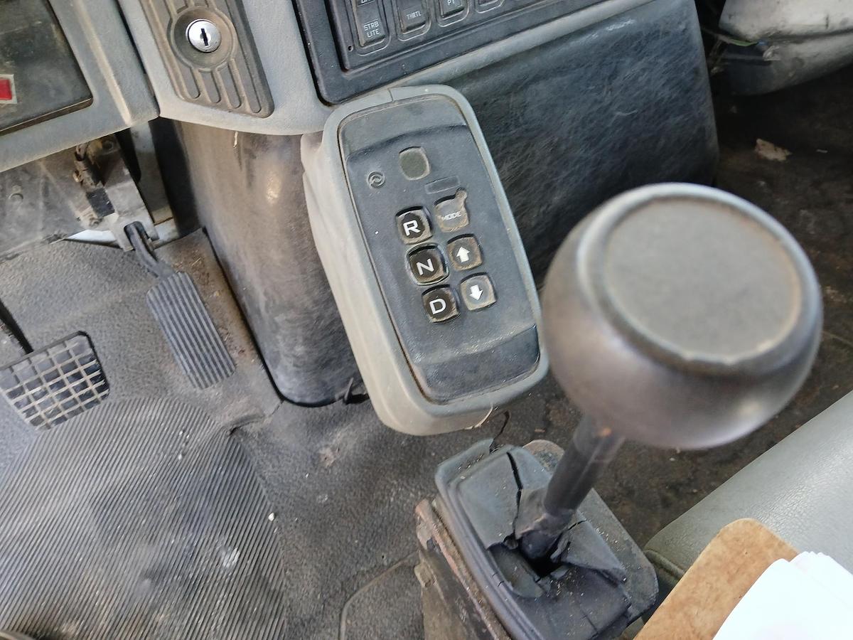 Used 2002 INTERNATIONAL 4300