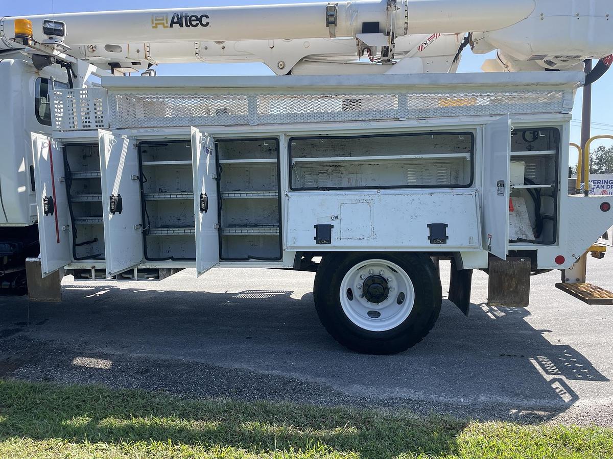 Used 2013 INTERNATIONAL 4300 Utility Bucket