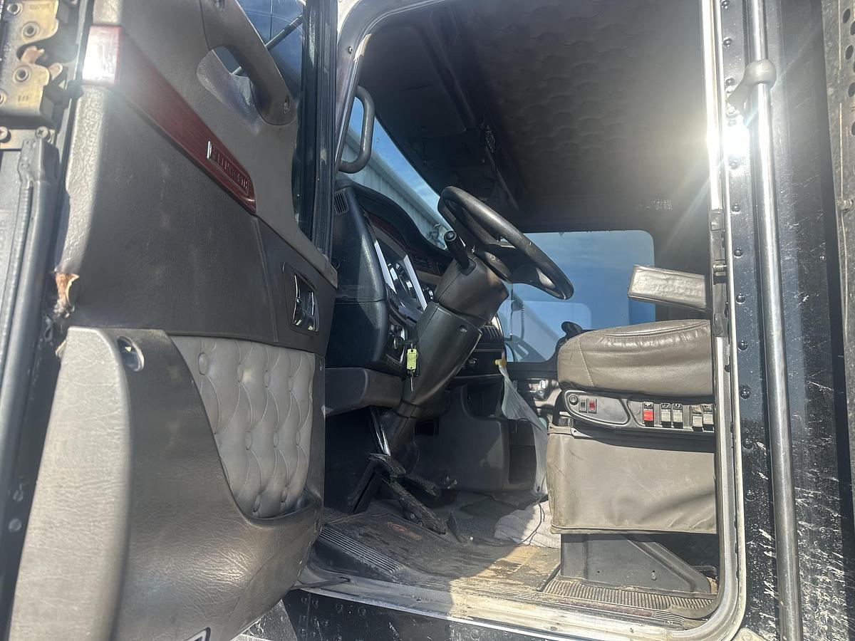 Used 2006 KENWORTH T800