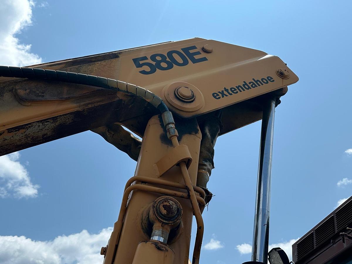 Used 1986 CASE 580E