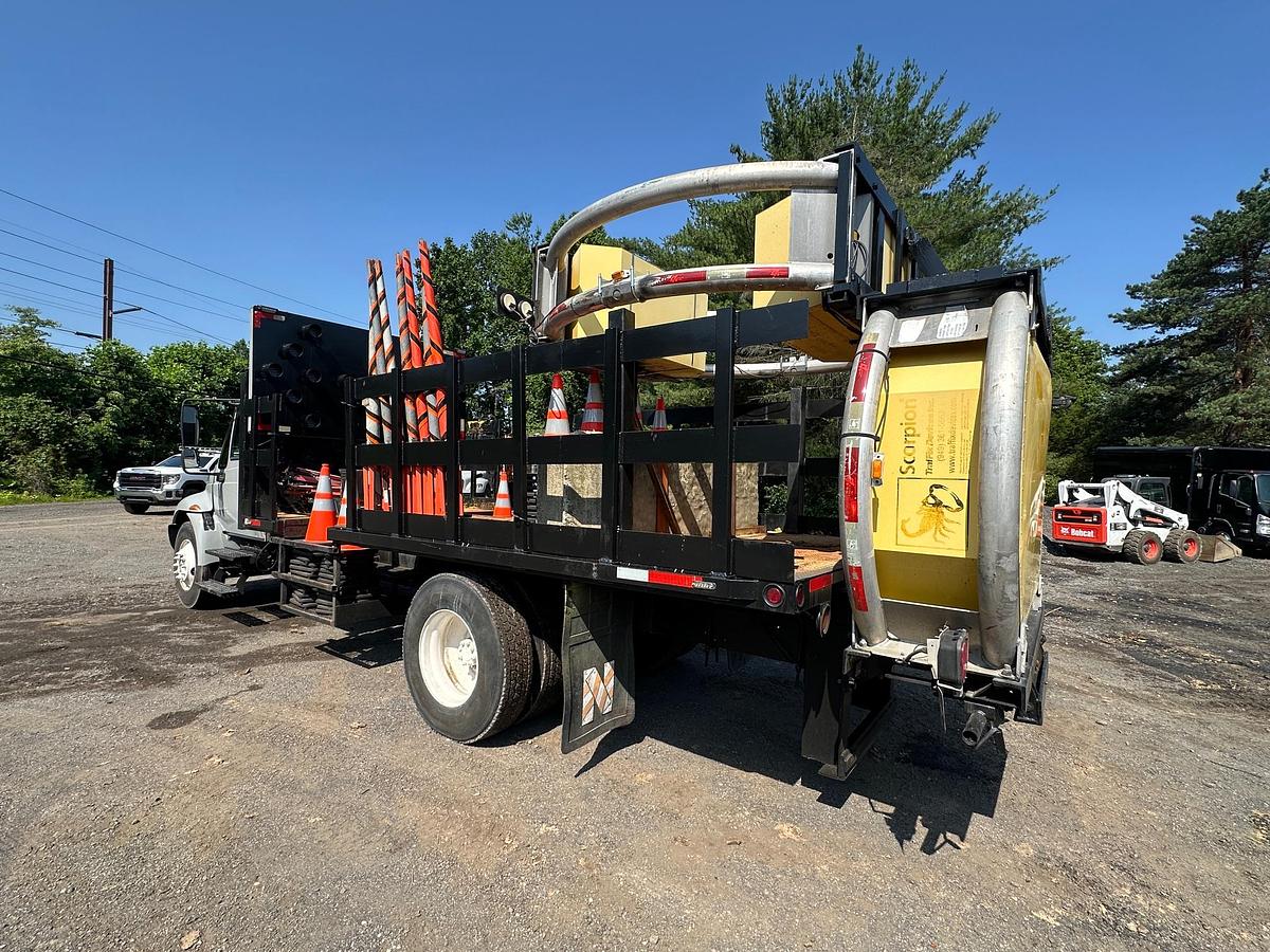 Used 2004 INTERNATIONAL 4300 Attenuator Truck