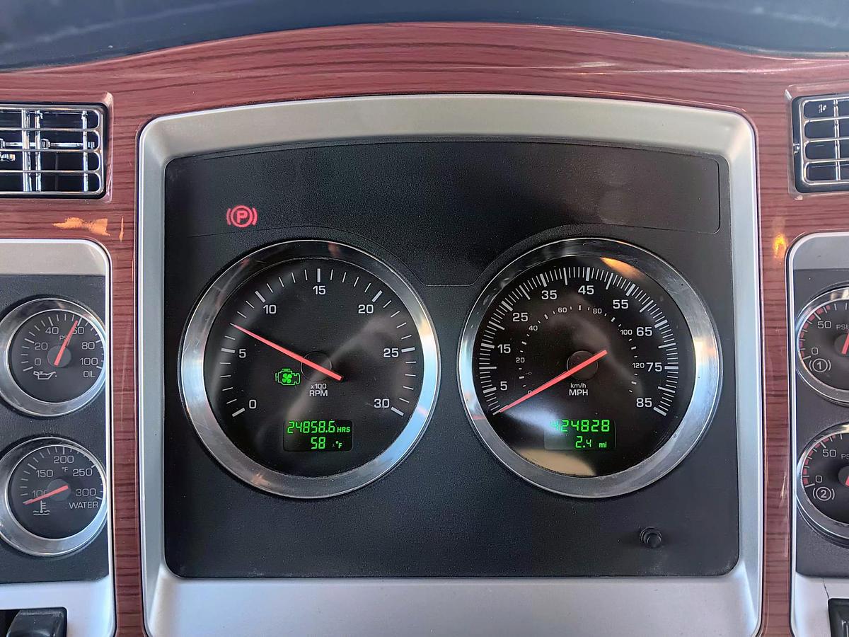 Used 2009 KENWORTH W900