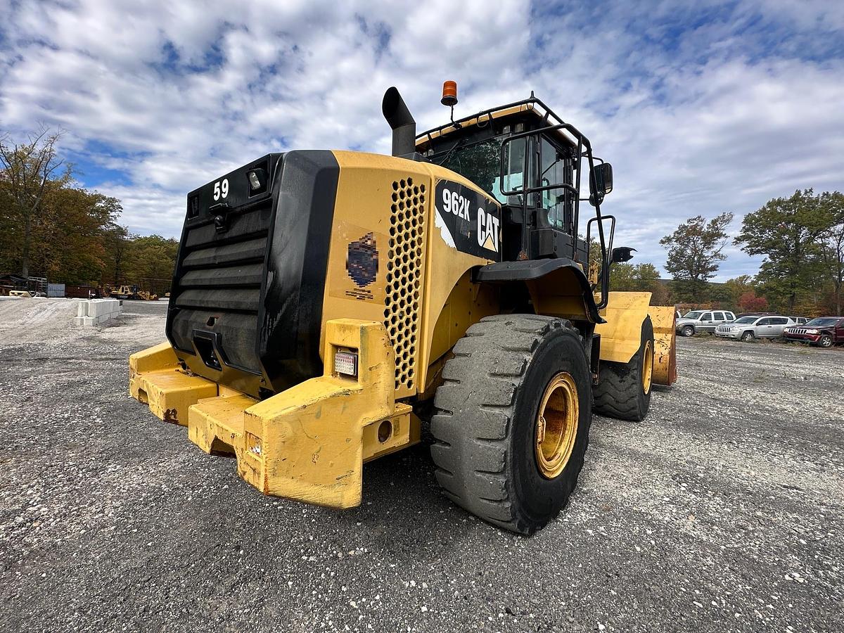 Used 2013 CATERPILLAR 962K