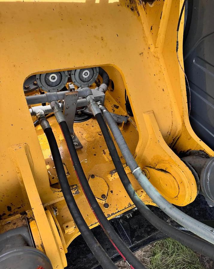 Used 2016 DEERE 470G LC