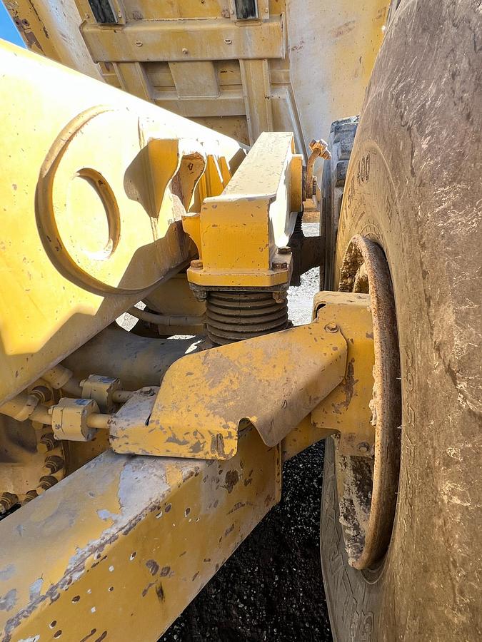 Used 2012 CATERPILLAR 740