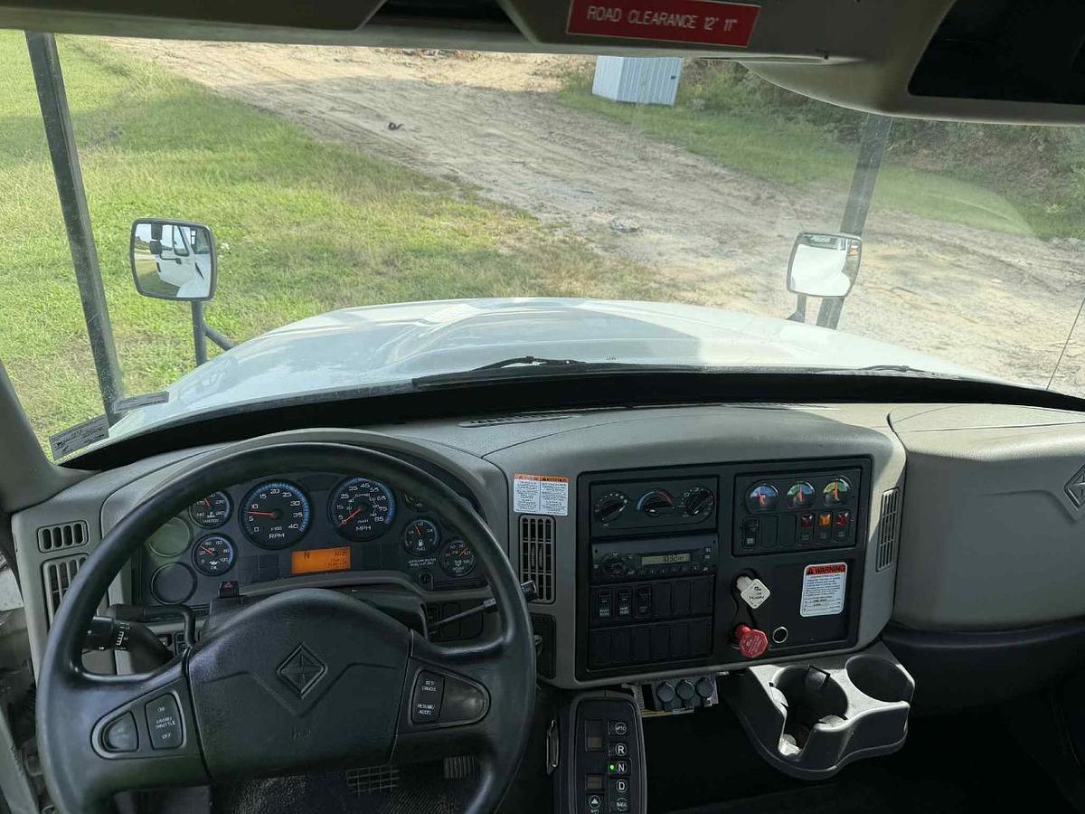 Used 2011 INTERNATIONAL 4300 Chipper Dump