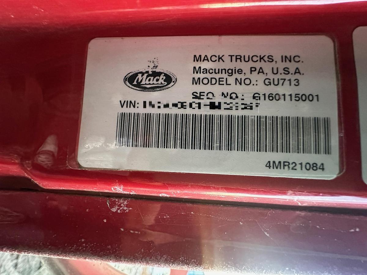 Used 2017 MACK Granite GU713