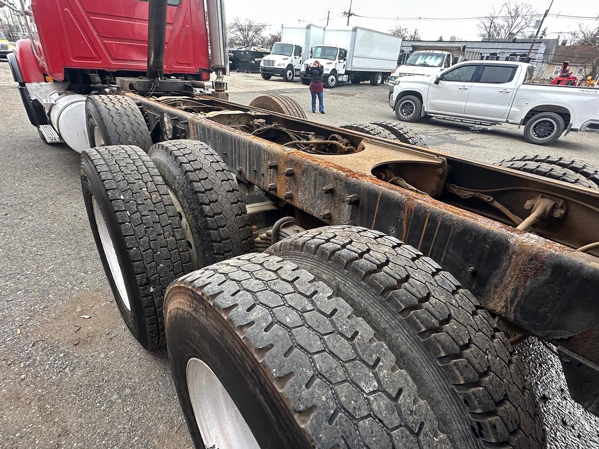 Used 2005 MACK Granite CV713