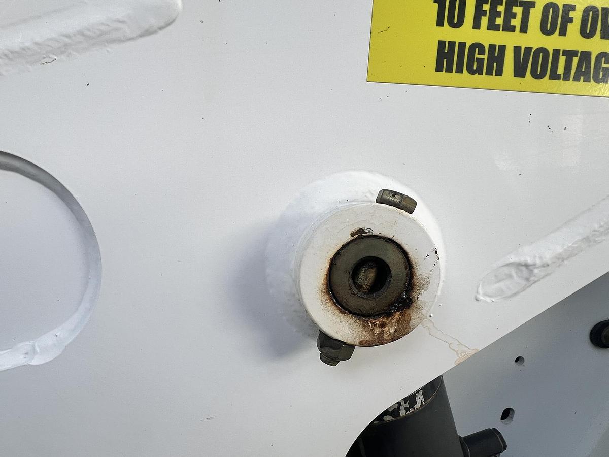 Used 2015 BOBCAT s570