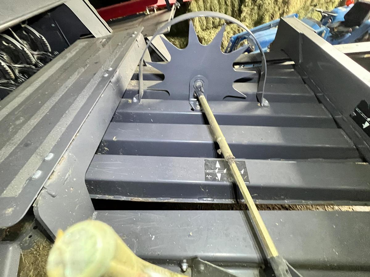 Used 2018 MASSEY FERGUSON 2270 Hesston