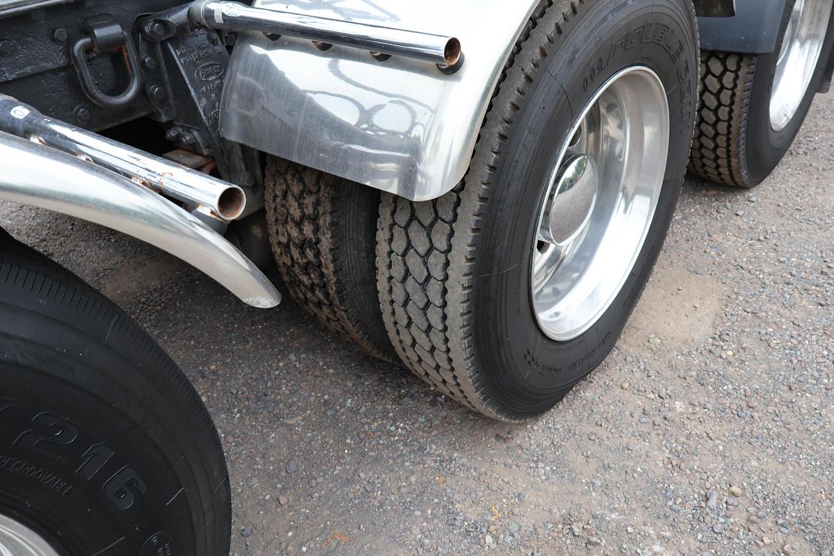 Used 2001 PETERBILT 379