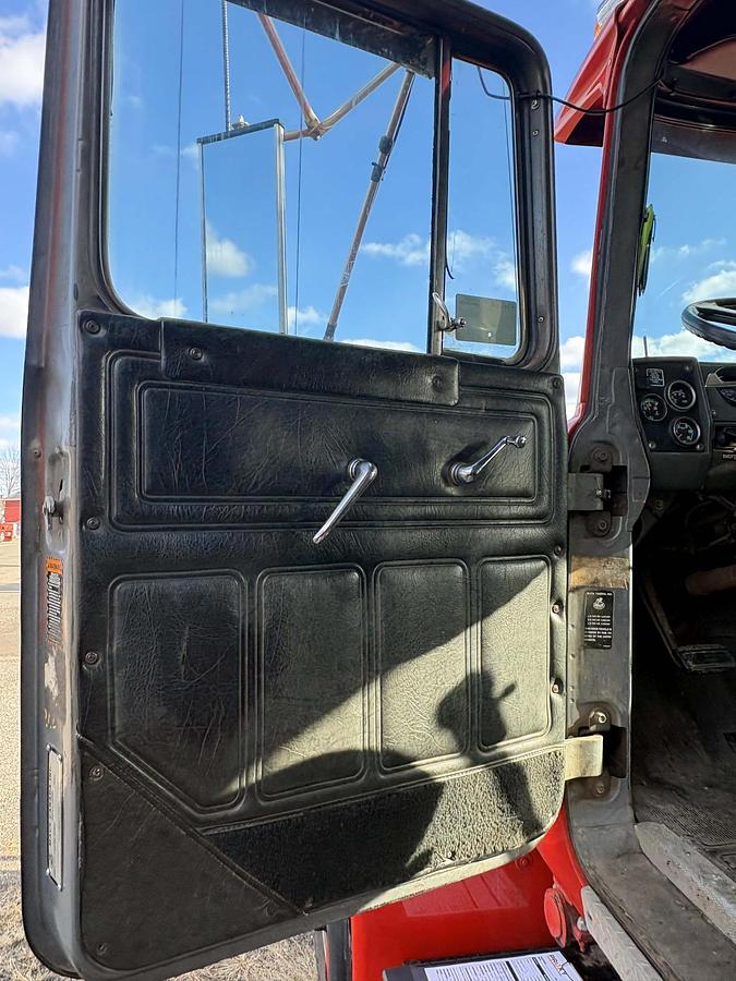 Used 1993 MACK RD6888SX