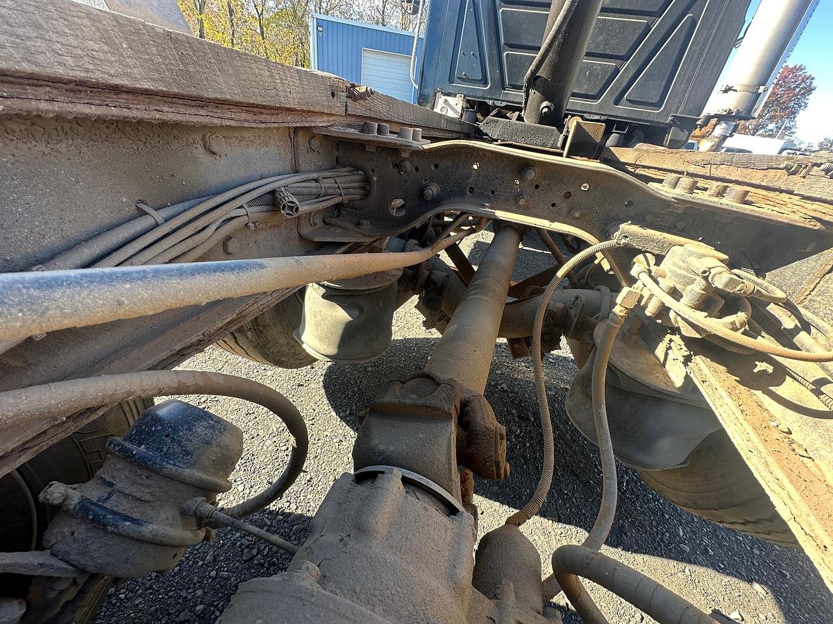 Used 2006 MACK Granite CV713