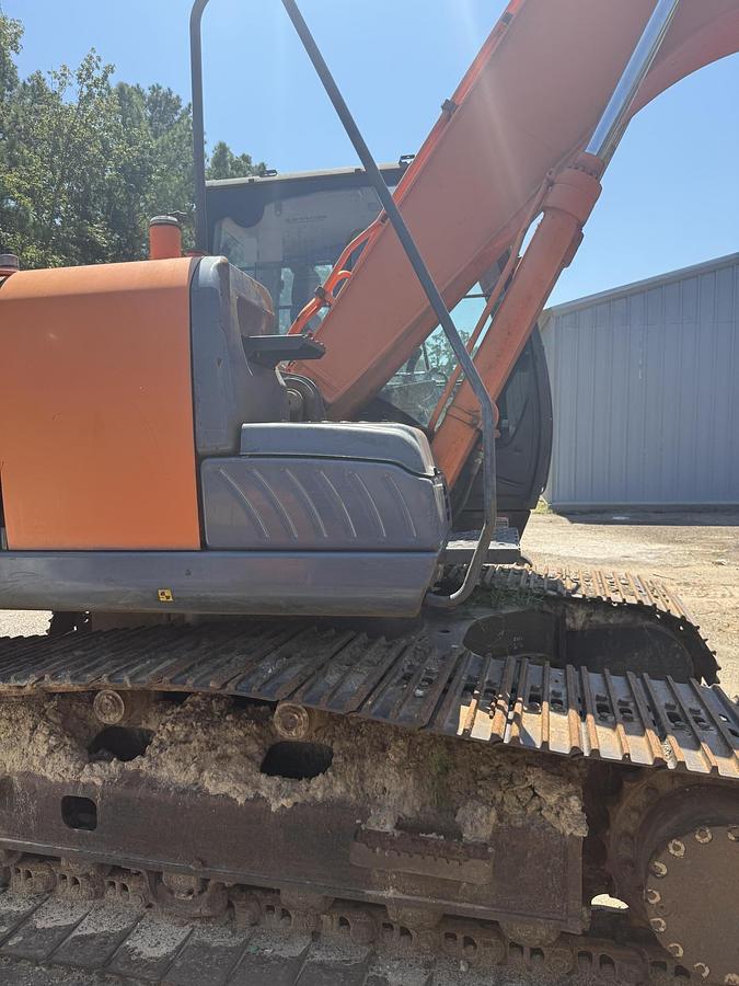 Used 2017 HITACHI ZX160LC-5N