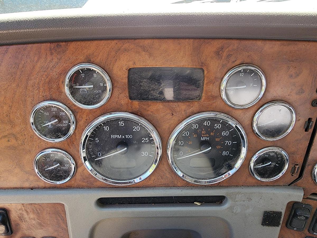 Used 2007 PETERBILT 379 Super Dump HD