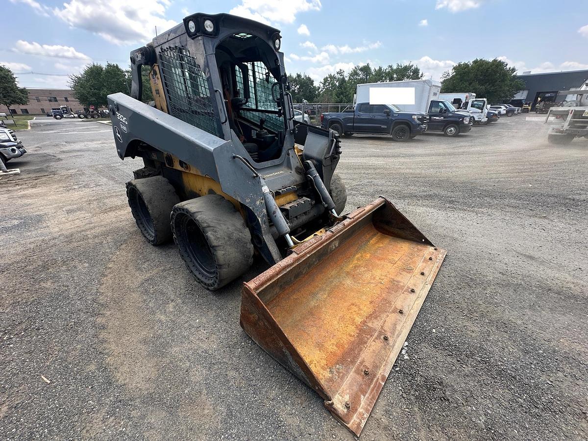 Used 2018 DEERE 332G