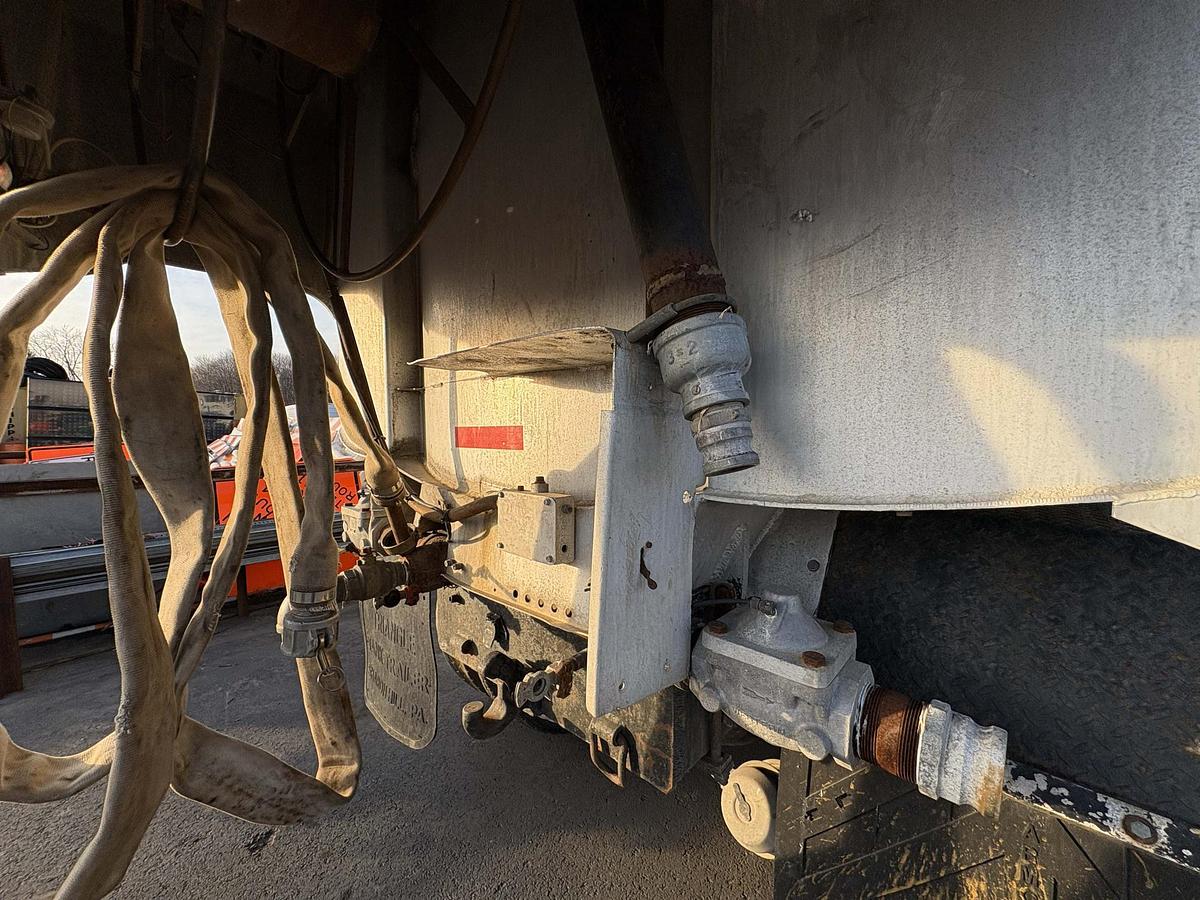 Used 1990 INTERNATIONAL F-4900