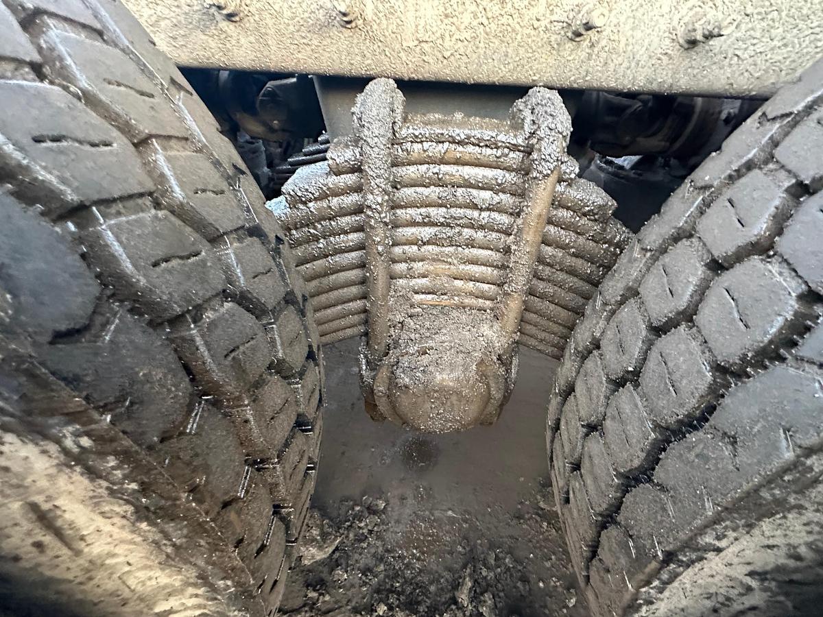 Used 2017 MACK Granite GU713