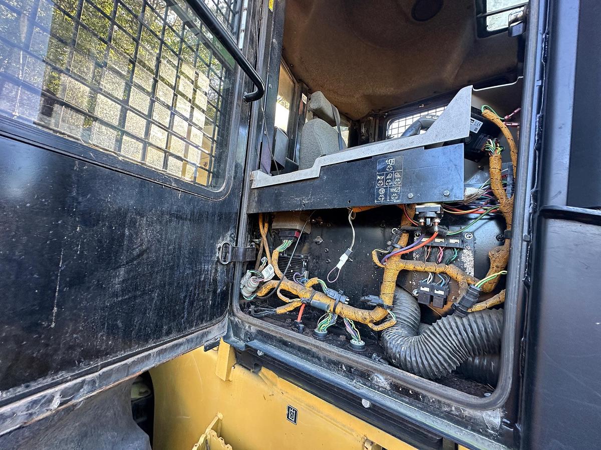 Used 2015 CATERPILLAR 553C