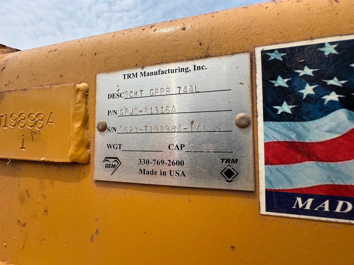 Used 2020 DEERE 744L