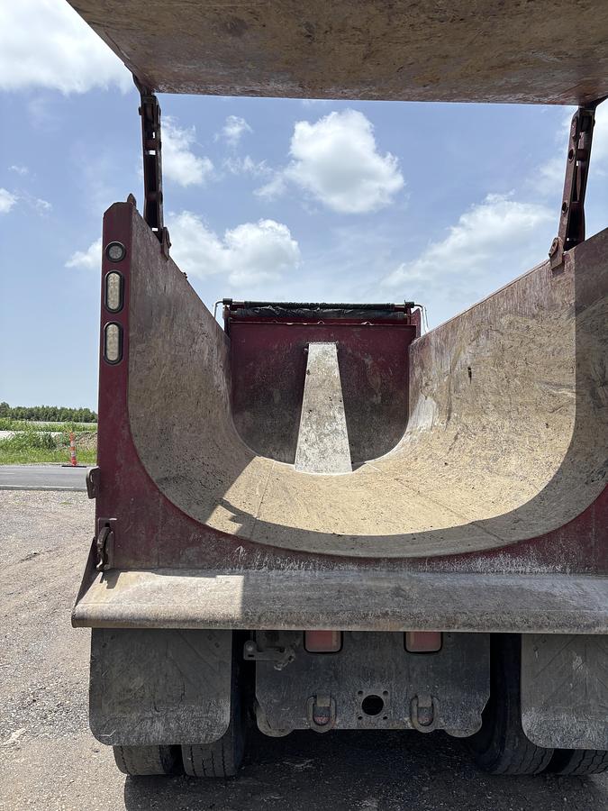 Used 2021 MACK Granite 64FR