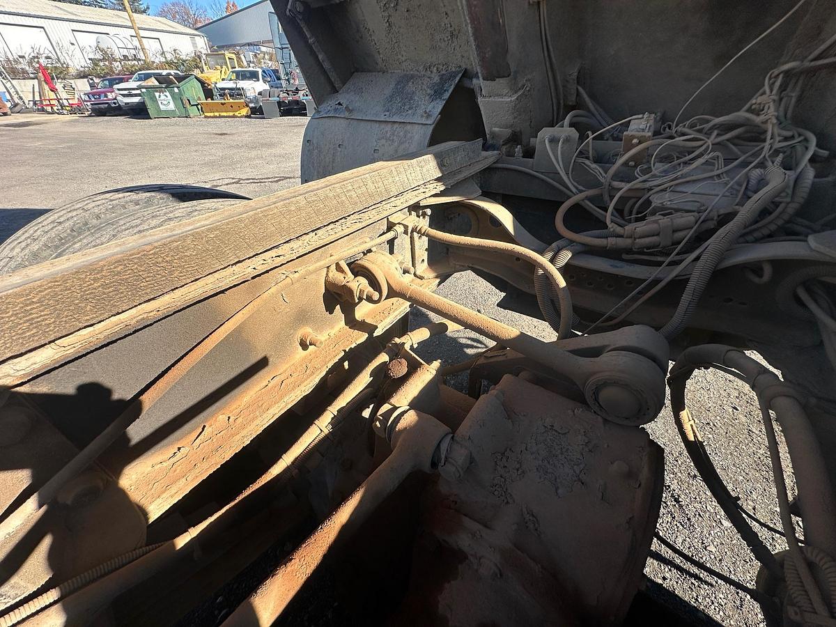 Used 2006 MACK Granite CV713