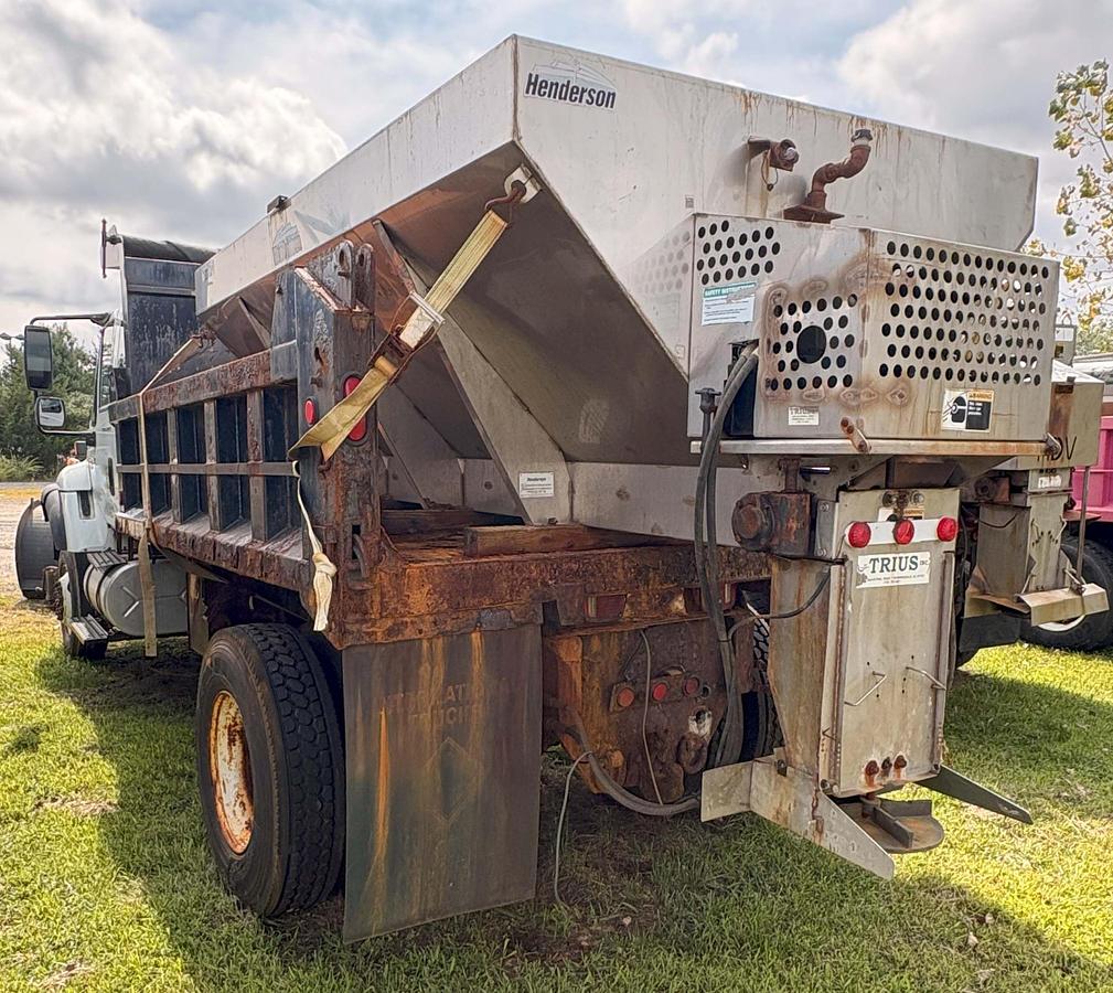 Used 2004 INTERNATIONAL WorkStar 7300