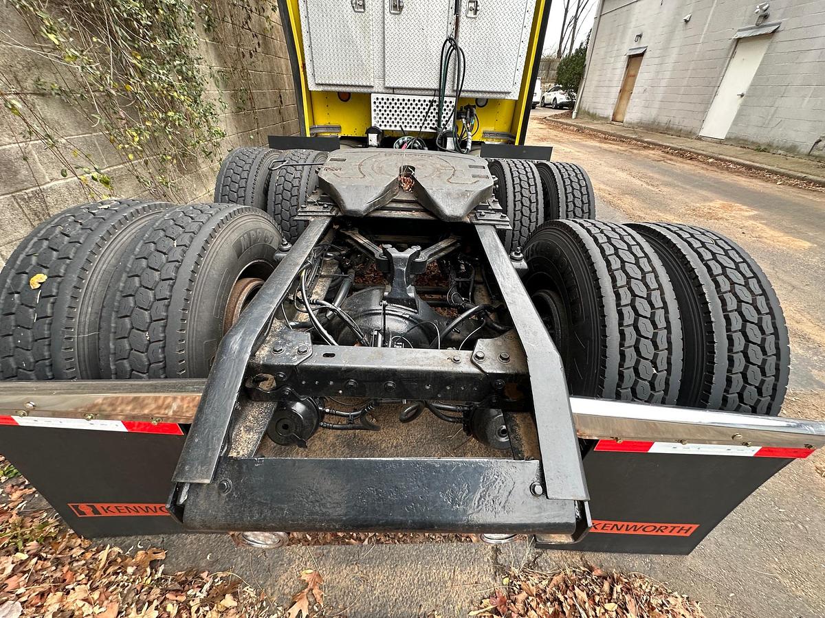 Used 2001 KENWORTH W900 AeroCab