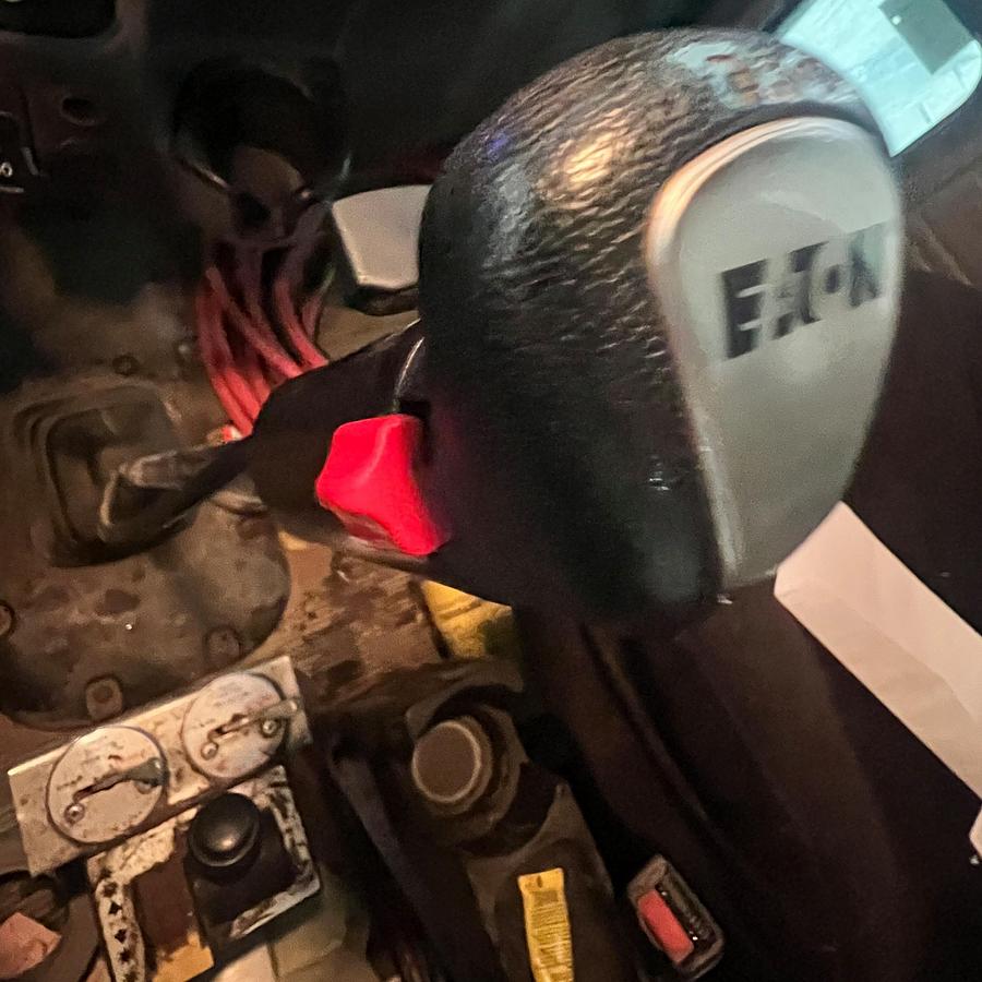 Used 2012 PETERBILT 388 Dump truck