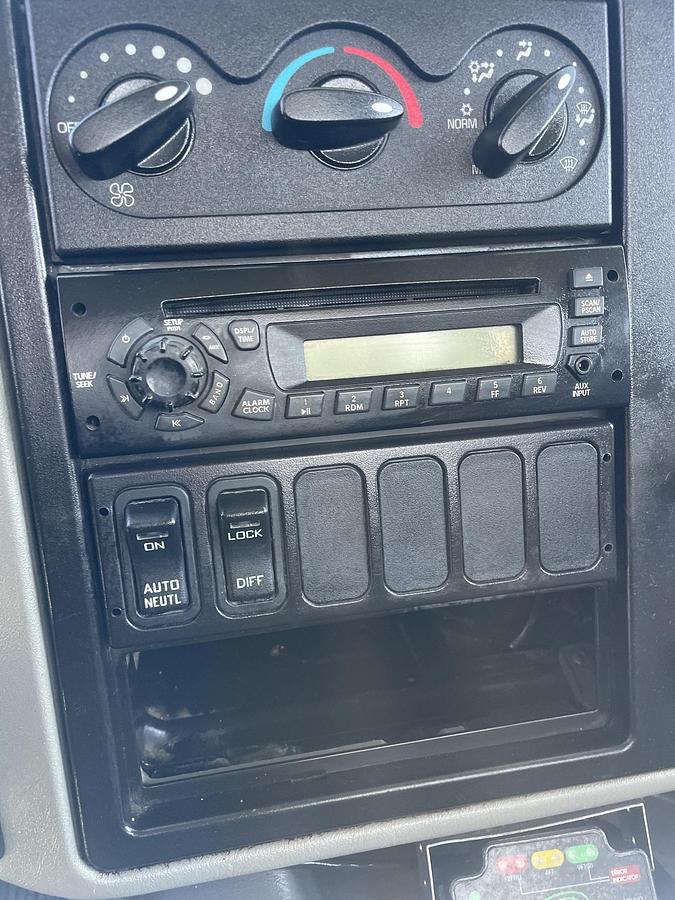 Used 2013 INTERNATIONAL 4300 Utility Bucket