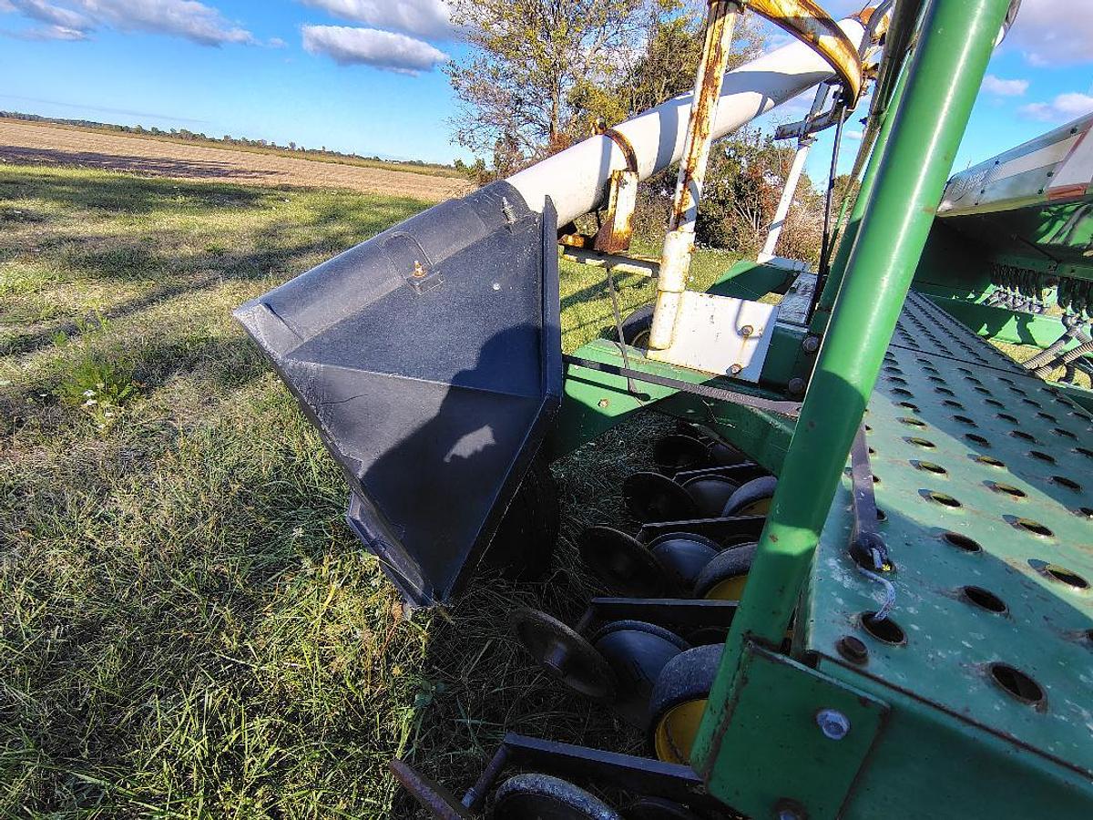 Used 1987 JOHN DEERE 750 Grain Drill
