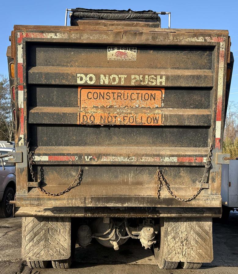 Used 2014 CATERPILLAR CT660S