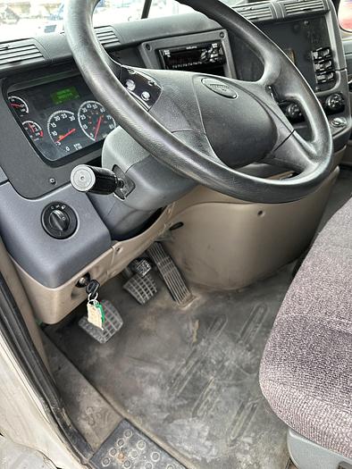 Used 2017 FREIGHTLINER Cascadia 125