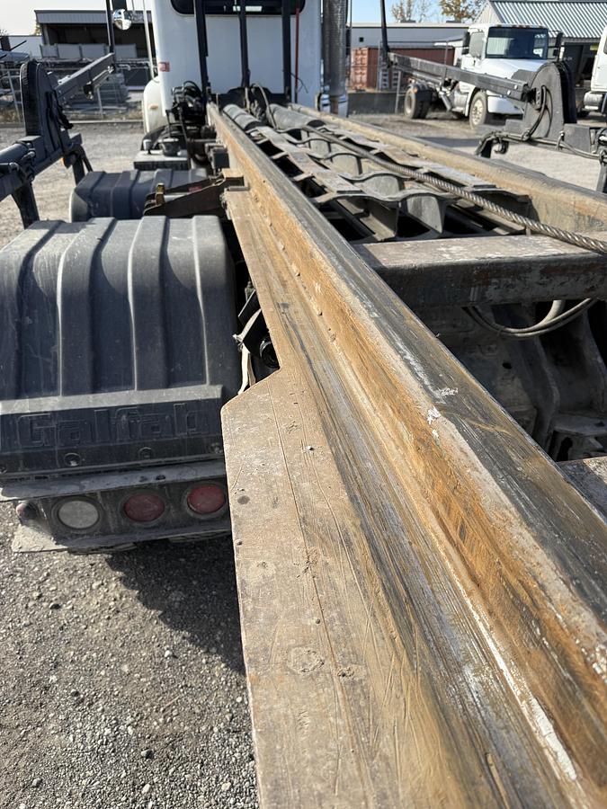 Used 2016 PETERBILT 348