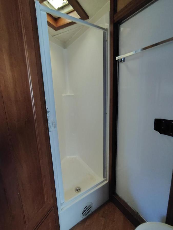 Used 2015  Select 32 x 102