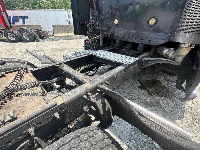 Used 2007 FREIGHTLINER Columbia