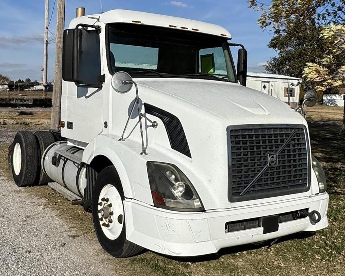 Used 2007 VOLVO VNL42T