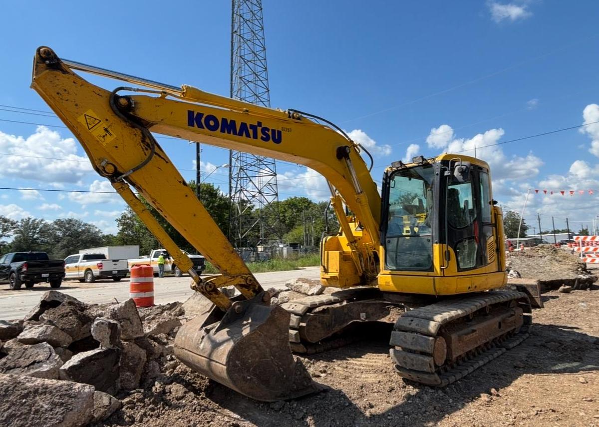Used 2022 KOMATSU PC138USLC-11