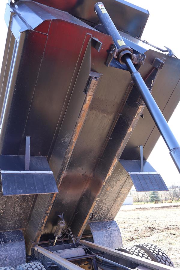 Used 2005 CHEVROLET C8500