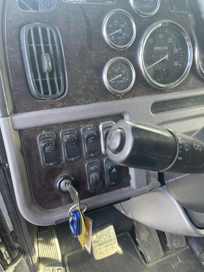 Used 2012 PETERBILT 389