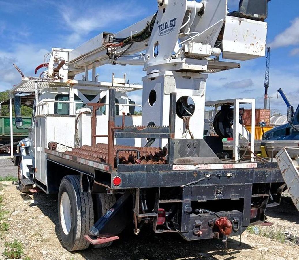 Used 2002 INTERNATIONAL 4300