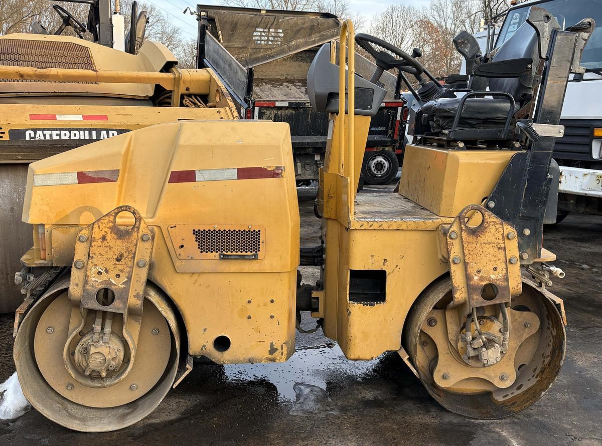 Used 2009 CATERPILLAR CB24