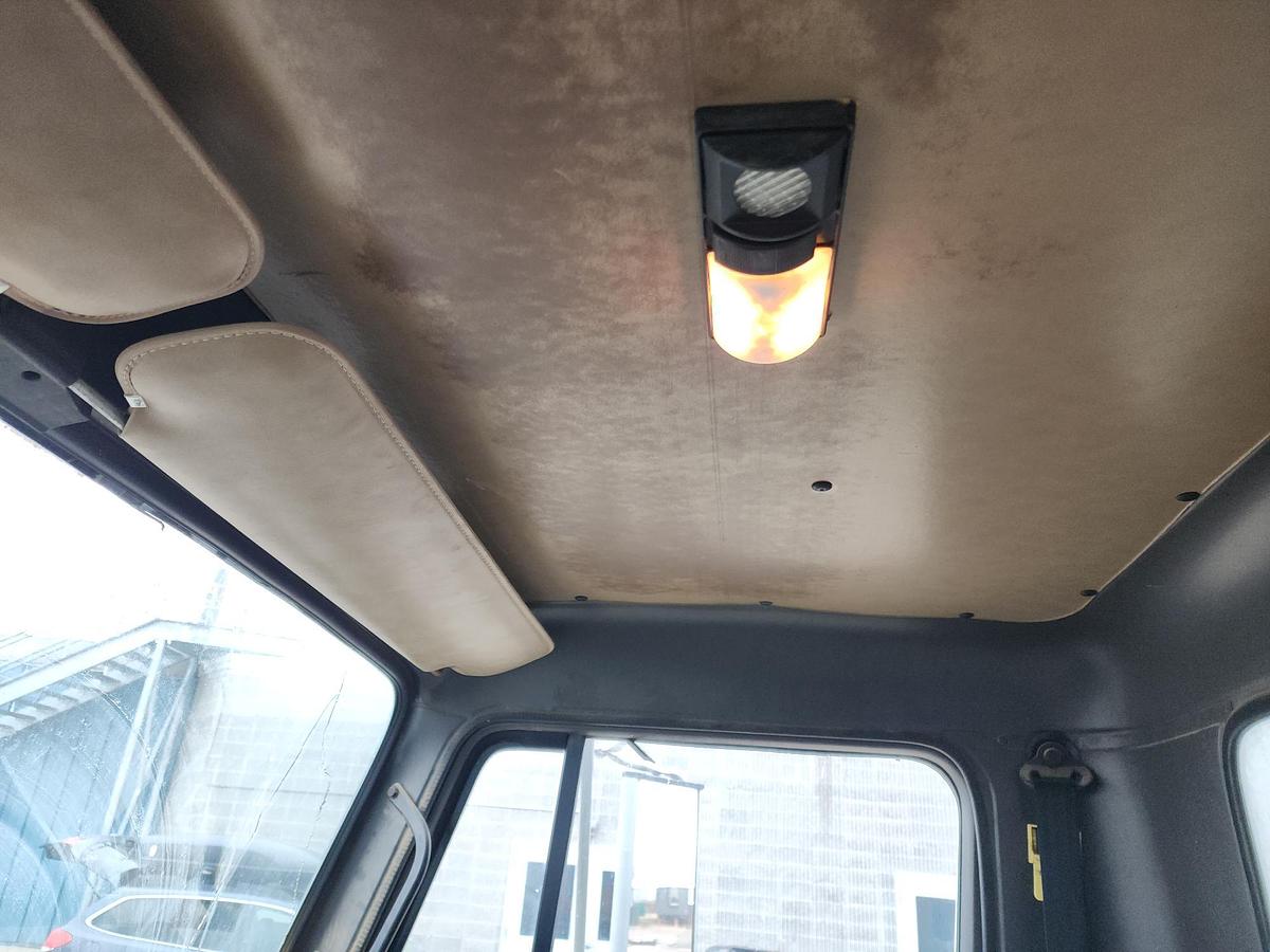 Used 1993 INTERNATIONAL 4700  4x2