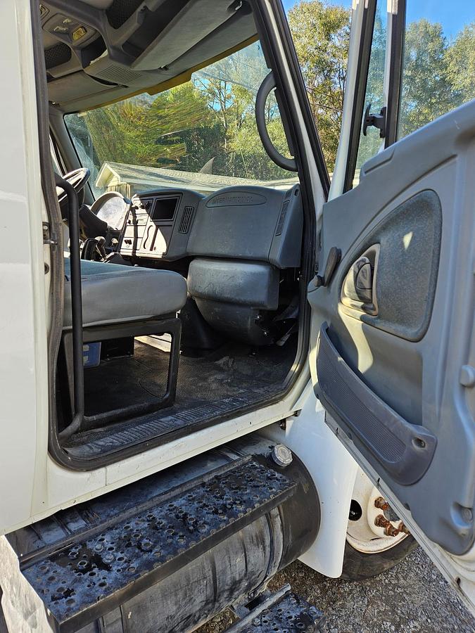 Used 2004 INTERNATIONAL 4200